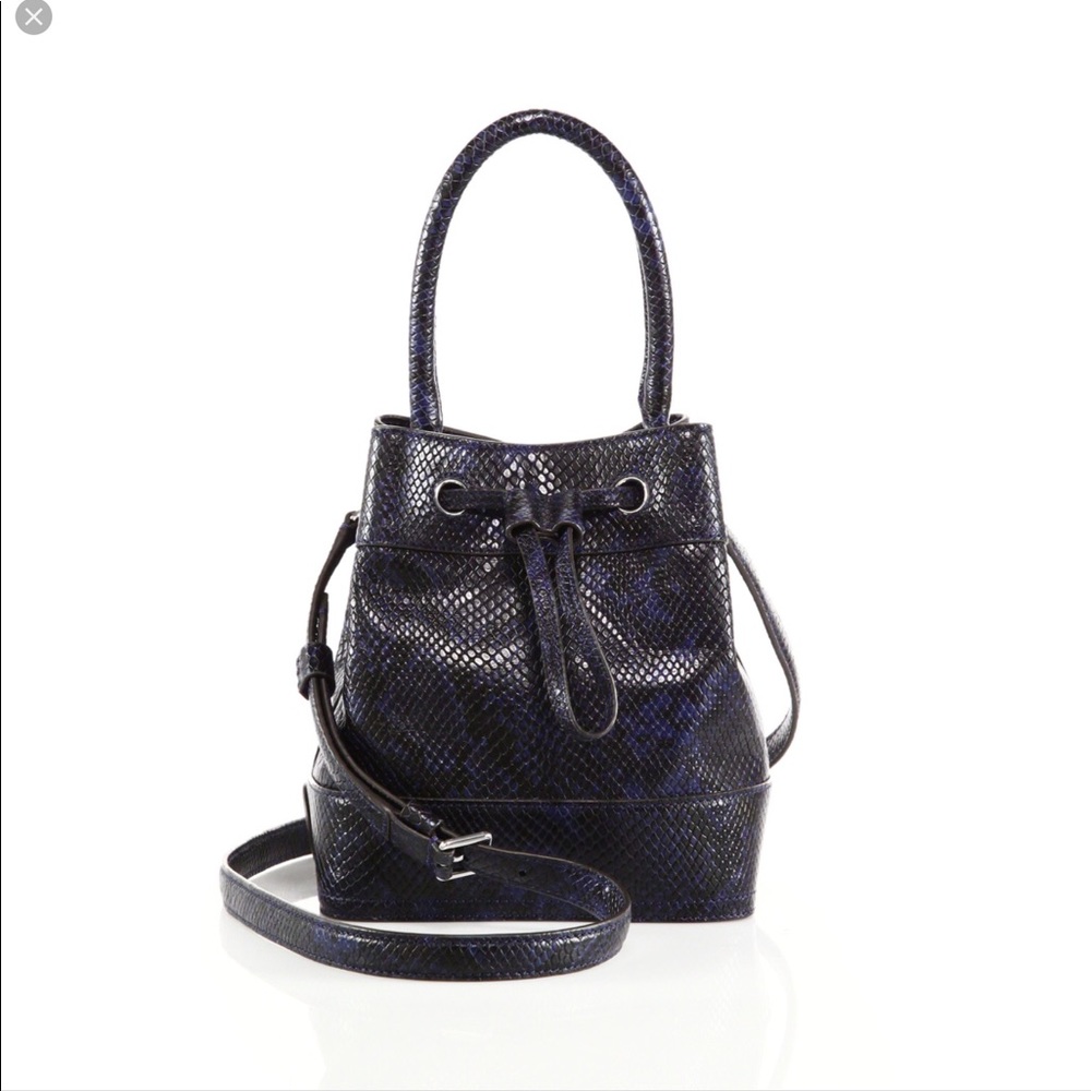 Tory Burch Robinson bucket crossbody purse!